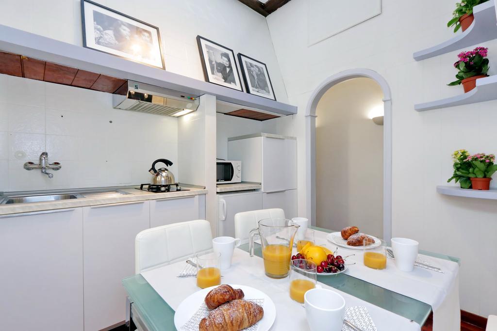 Laterano 238 Apartment Рим Екстер'єр фото